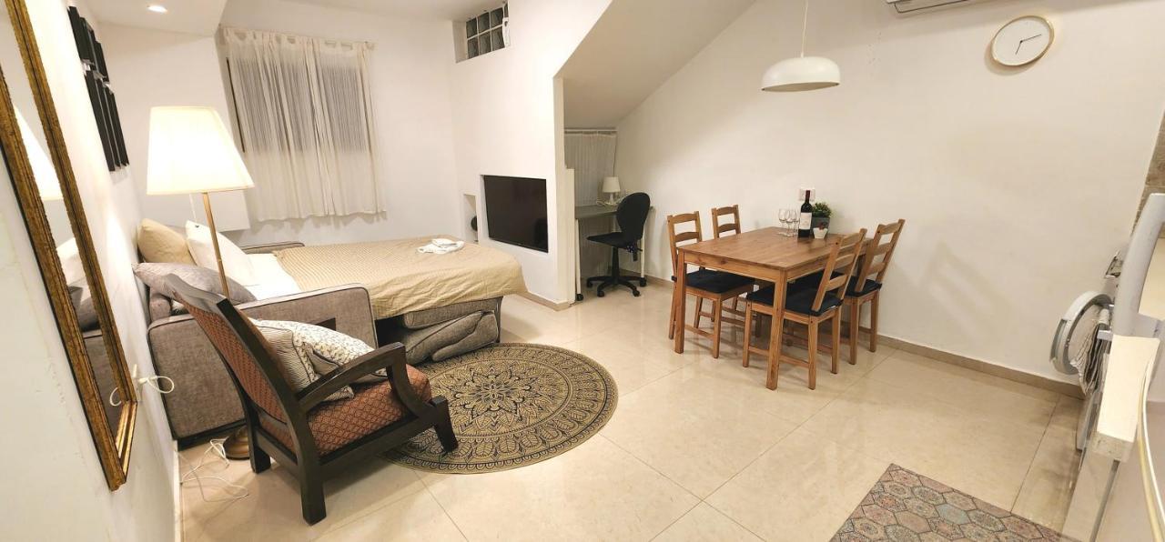 Modern Home In The Heart Of Nachlaot Jerusalén Exterior foto